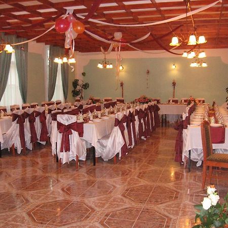 מלון Gödöllő Mater Salvatoris House מראה חיצוני תמונה