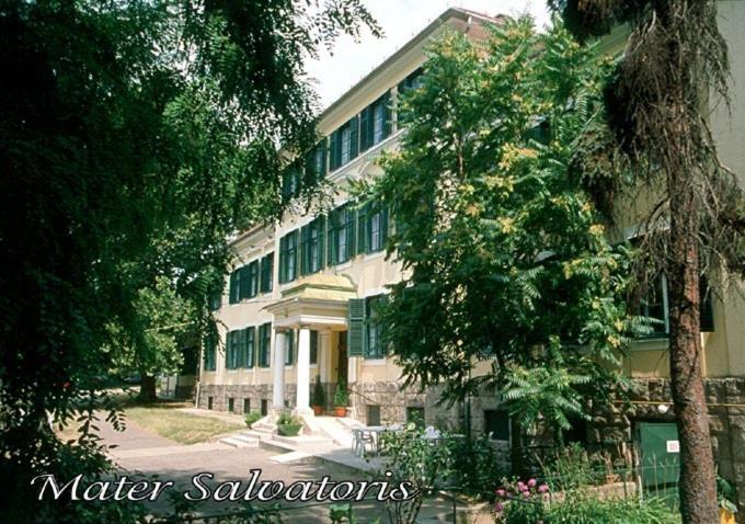 מלון Gödöllő Mater Salvatoris House מראה חיצוני תמונה