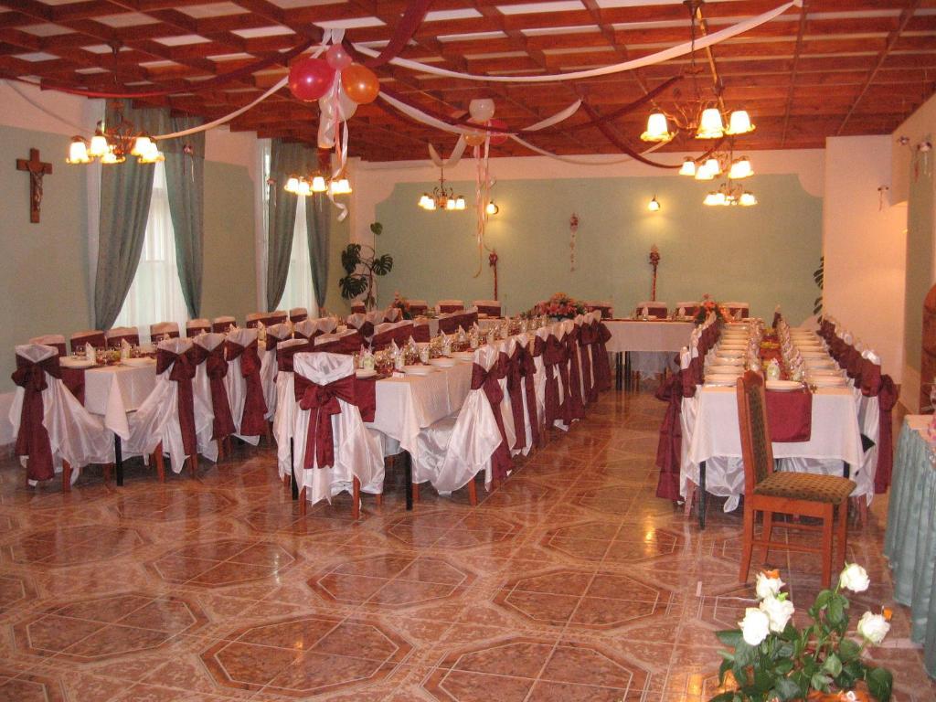 מלון Gödöllő Mater Salvatoris House מראה חיצוני תמונה