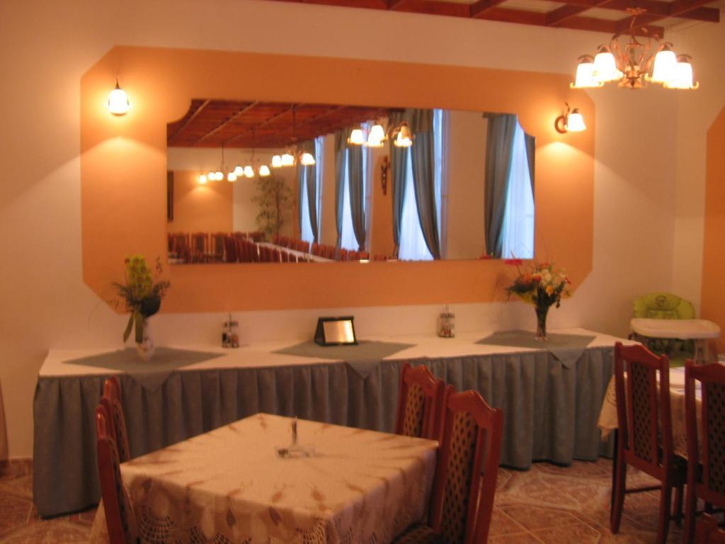 מלון Gödöllő Mater Salvatoris House מראה חיצוני תמונה