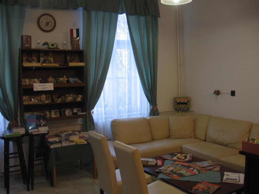 מלון Gödöllő Mater Salvatoris House מראה חיצוני תמונה